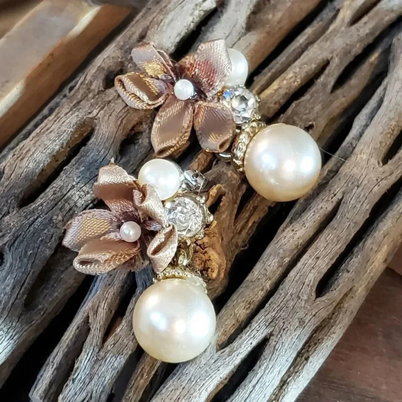 Creamy White Faux Pearl Baubles Clear Austrian Crystal Taupe Satin Bow Earrings - Picture 1 of 8